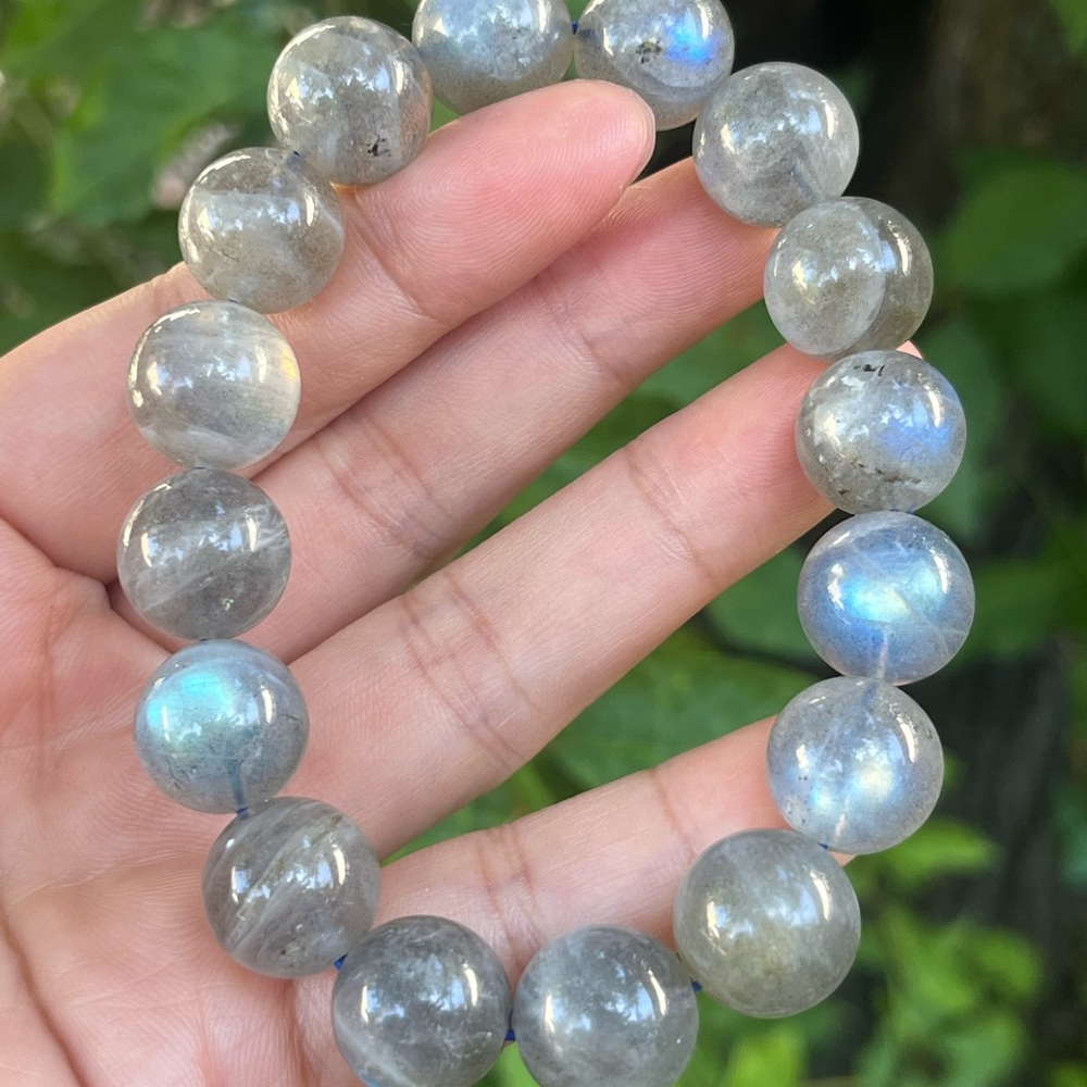 13.5mm stretchable chunky flashy labradorite bracelet - Picture 5 of 5